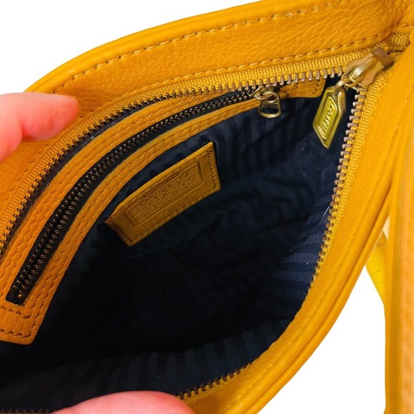 Vintage COACH Marigold Yellow Leather Shoulder Purse Handbag Hobo Adjustable - Picture 12 of 12